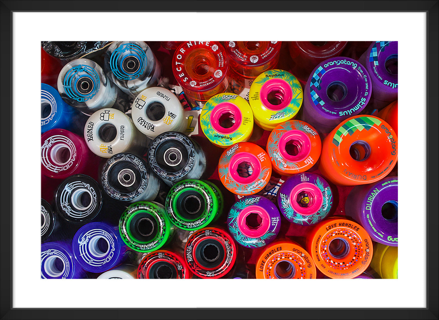 skates print black frame