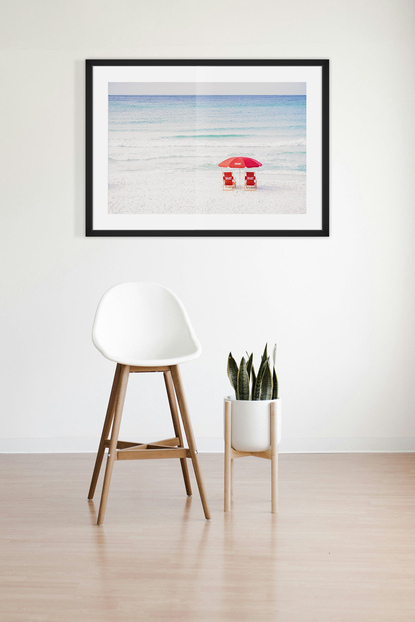 ocean print black frame lifestyle