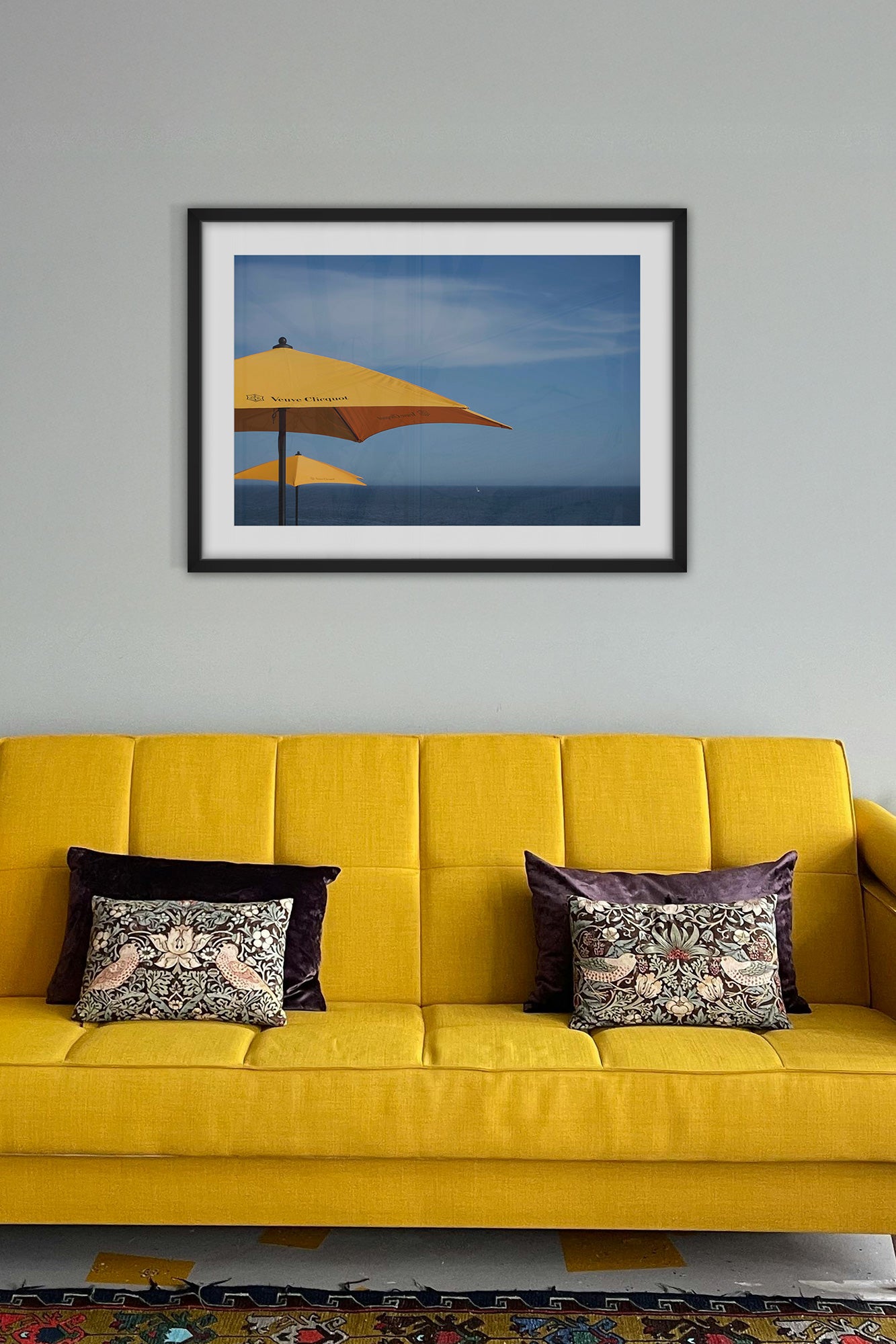 umbrella print in living room