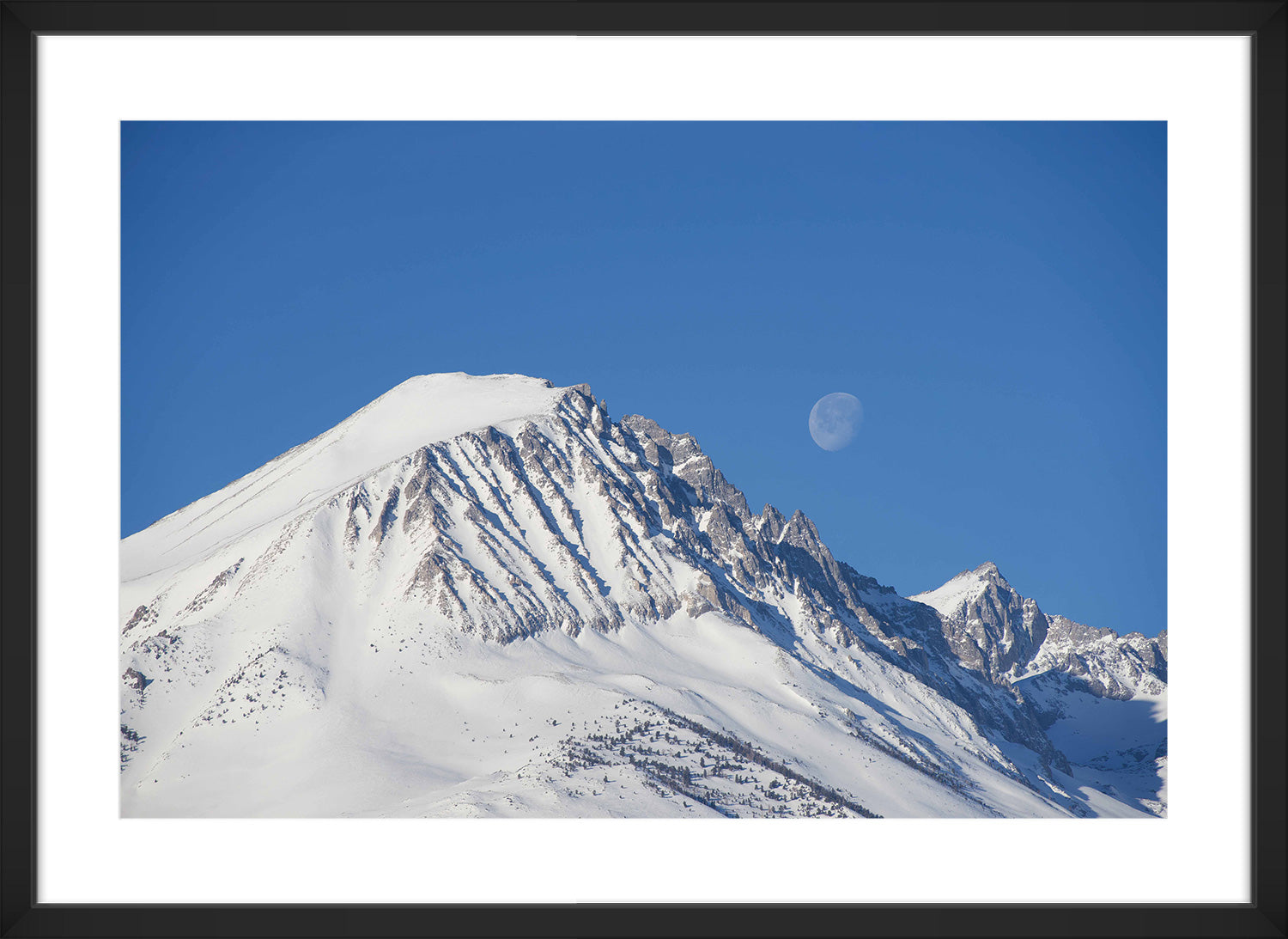 mountain print black frame