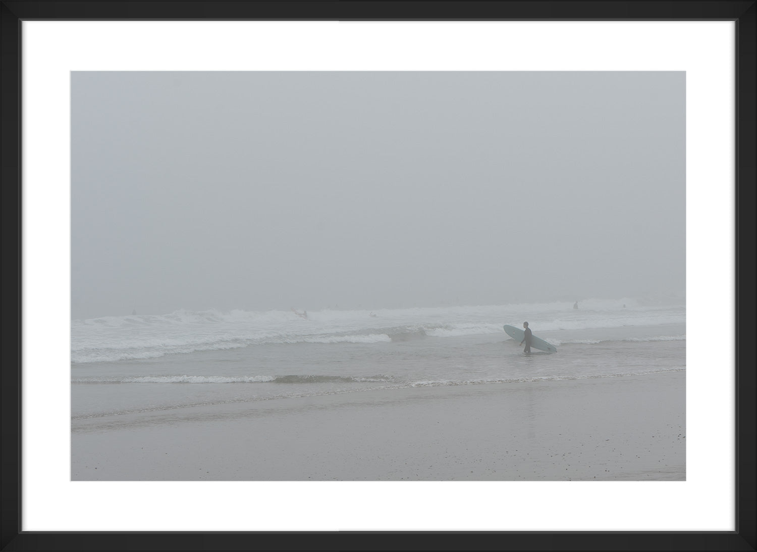beach print black frame